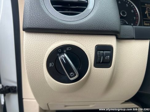 Used 2014 Volkswagen Tiguan SE image 22
