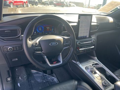 Used 2020 Ford Explorer ST w/ Premium Technology Package image 25