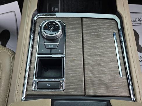 Used 2023 Ford Expedition Limited image 18