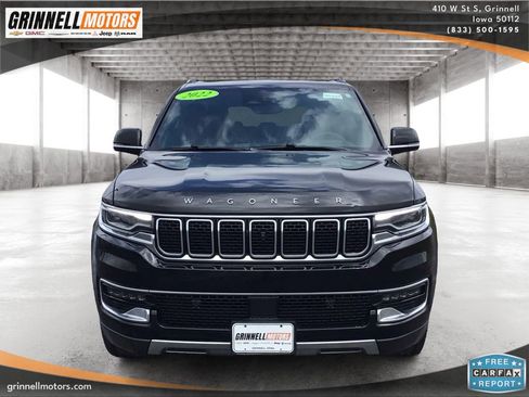 Used 2022 Jeep Wagoneer Series III w/ Premium Group I AWD/4WD image 2