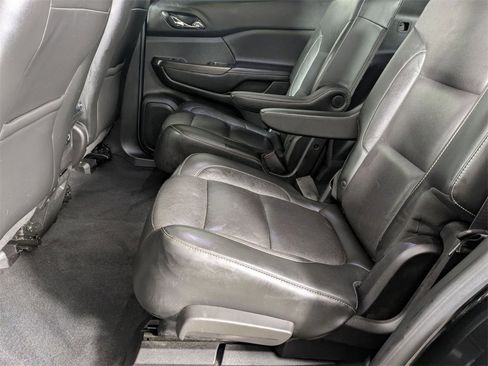 Used 2018 GMC Acadia SLT image 28