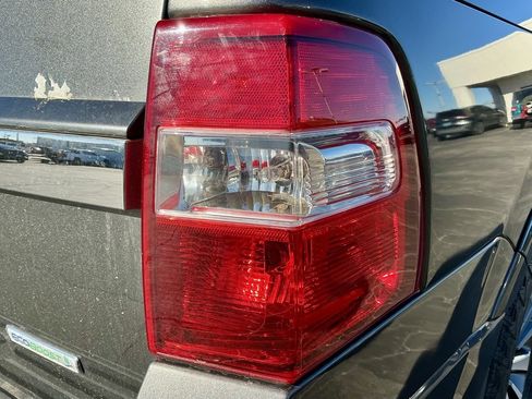 Used 2015 Ford Expedition XLT w/ Equipment Group 202A image 16