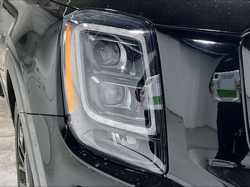 Used 2022 Kia Telluride SX w/ SX Prestige Package image 40