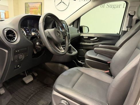 Certified 2023 Mercedes-Benz Metris Passenger image 6