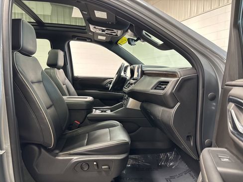 Used 2023 Chevrolet Suburban Premier w/ Premium Package image 10