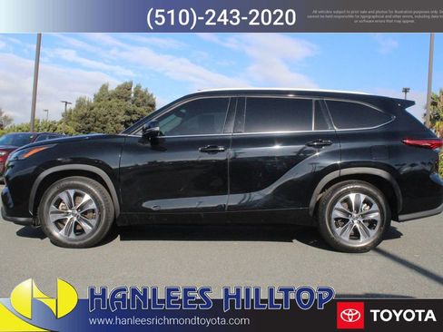 Certified 2022 Toyota Highlander XLE image 2