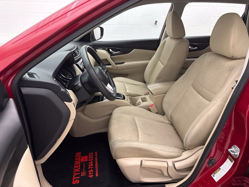 Used 2017 Nissan Rogue S FWD image 16