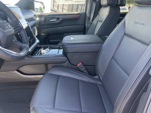 New 2026 GMC Yukon Denali w/ Denali Reserve Package AWD/4WD image 21