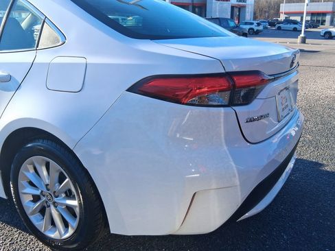 Used 2022 Toyota Corolla XLE image 11