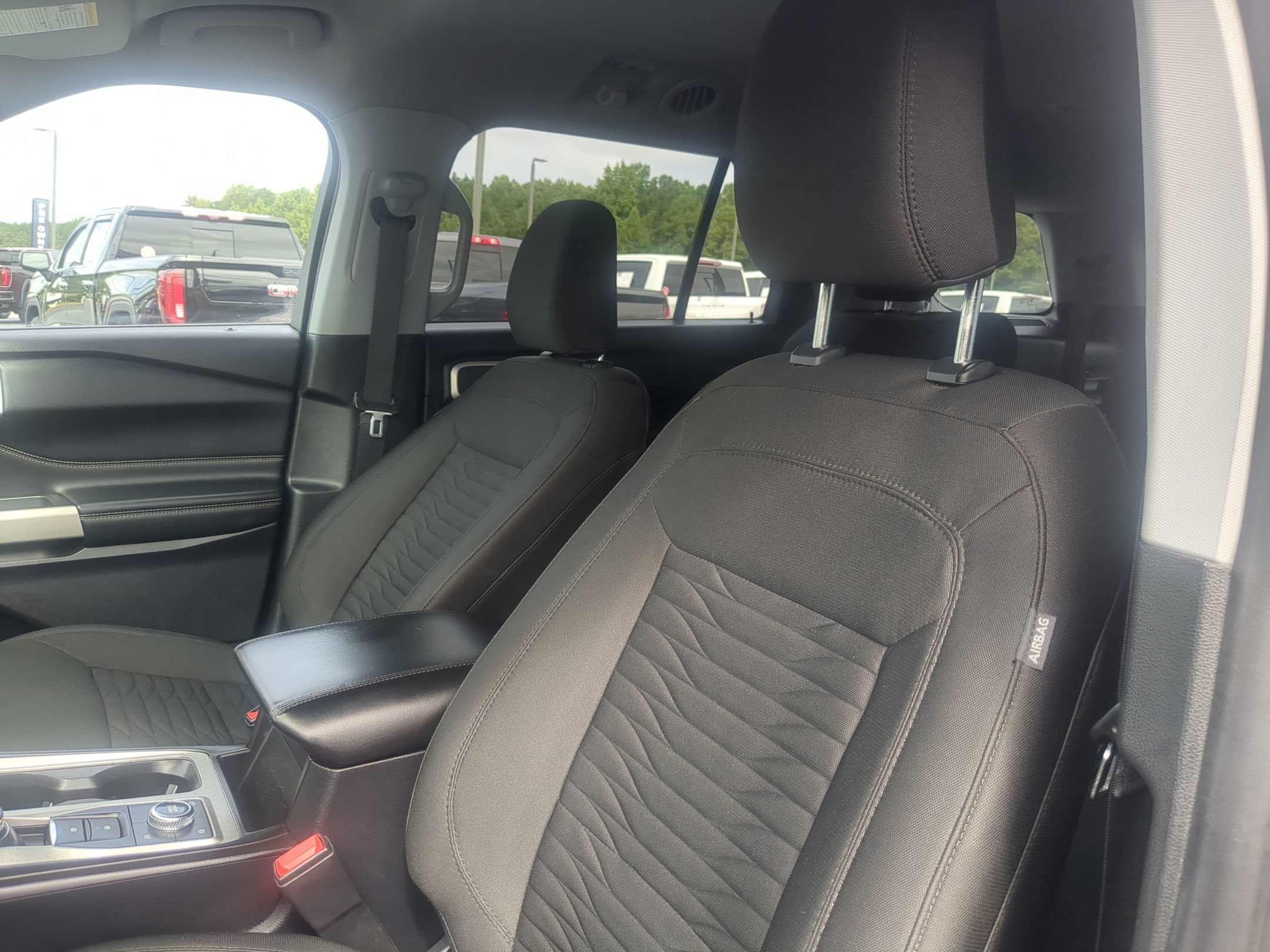 Used 2021 Ford Explorer XLT AWD/4WD image 14
