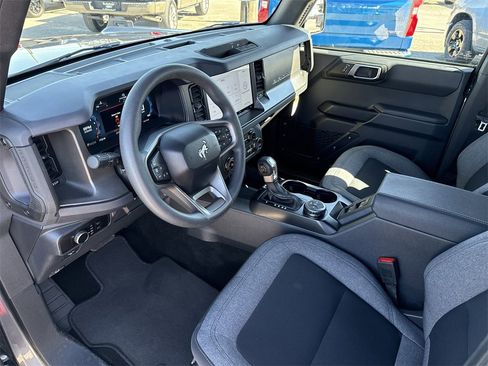 New 2025 Ford Bronco 4-Door image 13