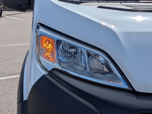 Used 2025 RAM ProMaster 2500 w/ Convenience Group image 9