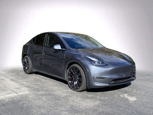 Used 2022 Tesla Model Y Performance image 2