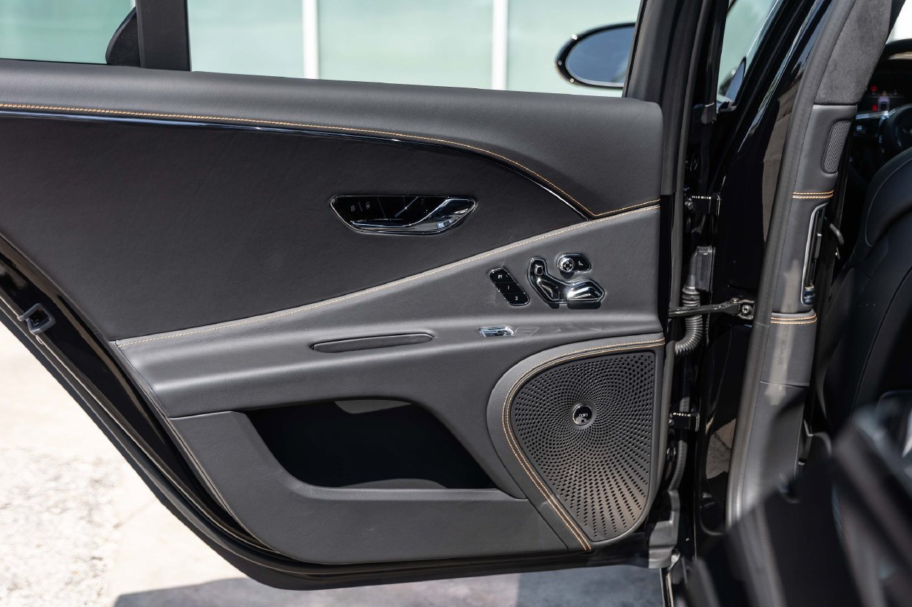 Certified 2025 Bentley Flying Spur Plug-In Hybrid AWD/4WD image 50