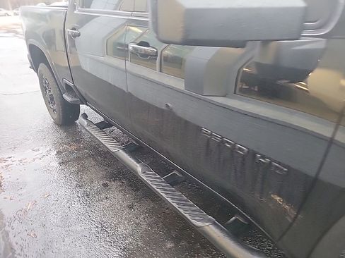 Used 2023 Chevrolet Silverado 2500 LT w/ Midnight Edition image 7