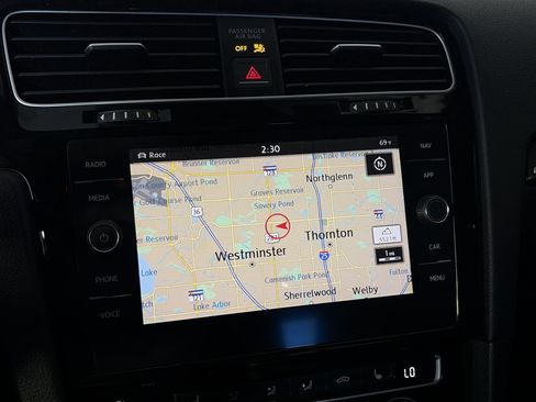 Used 2018 Volkswagen Golf R 4-Door image 42