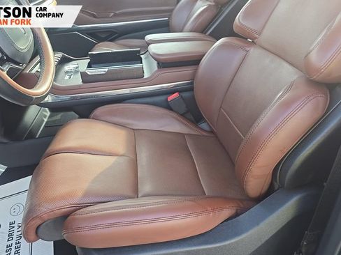 Used 2025 Lincoln Navigator Reserve AWD/4WD image 5