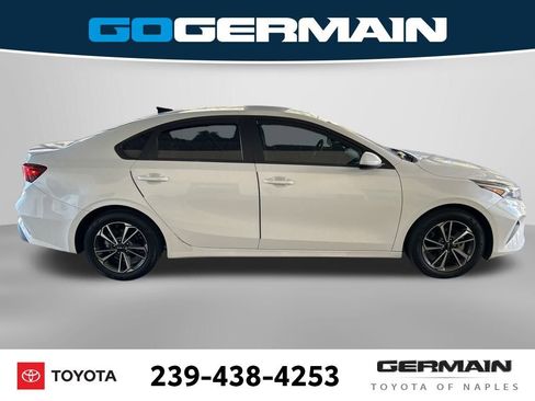 Used 2023 Kia Forte LXS image 2