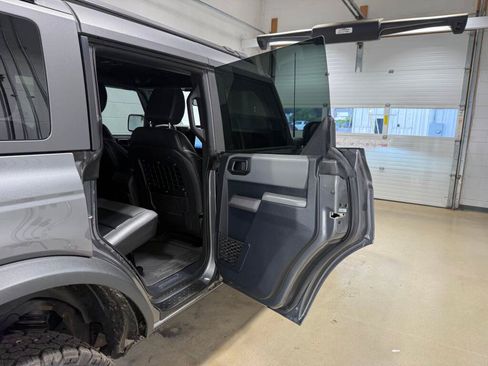 Used 2022 Ford Bronco Black Diamond AWD/4WD image 12
