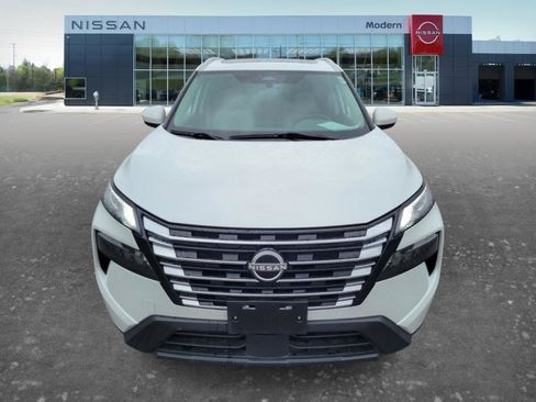 Certified 2024 Nissan Rogue SV w/ SV Premium Package image 2