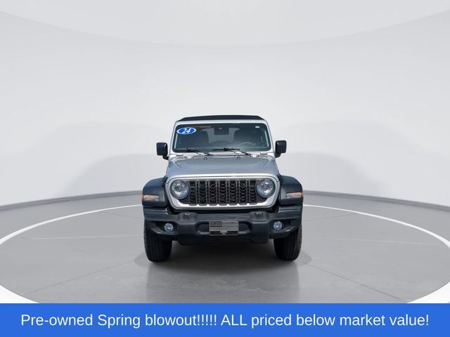 Used 2024 Jeep Wrangler Unlimited Sport AWD/4WD image 3