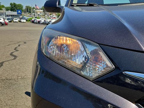 Used 2018 Honda HR-V LX image 11