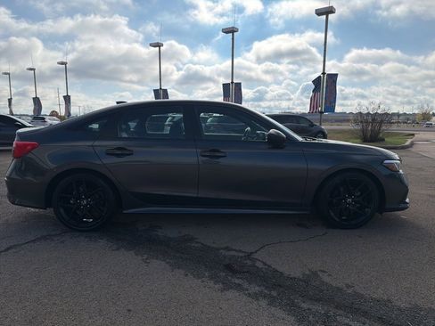 Used 2024 Honda Civic Sport image 4