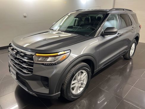 New 2026 Ford Explorer Active image 3