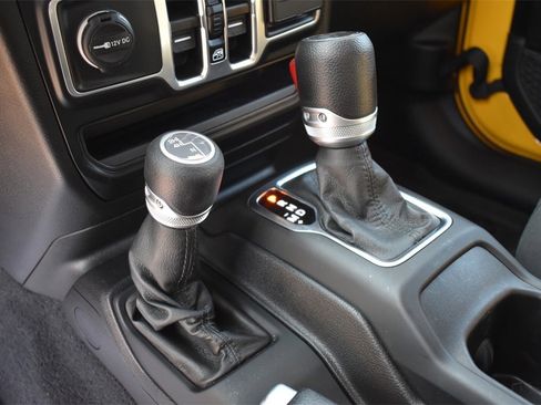 Used 2021 Jeep Wrangler Unlimited Sport image 23