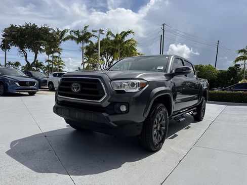 Used 2022 Toyota Tacoma SR5 RWD image 31