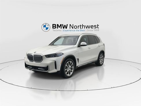 New 2026 BMW X5 xDrive50e w/ Climate Comfort Package image 9