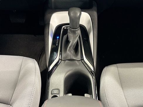 Used 2025 Toyota Corolla SE image 13