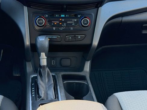 Used 2017 Ford Escape SE image 17
