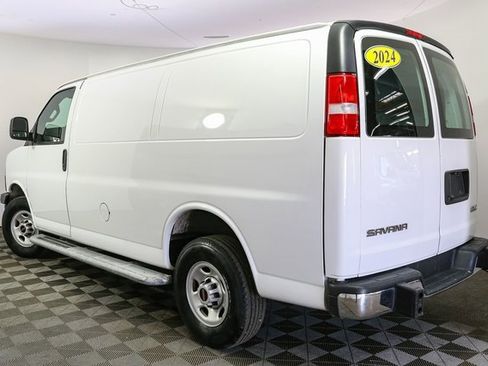 Used 2024 GMC Savana 2500 w/ Driver Convenience Package image 7