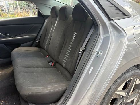 Used 2023 Hyundai Elantra SEL w/ Convenience Package FWD image 11