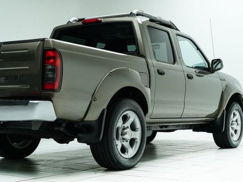 Used 2001 Nissan Frontier S/C image 13