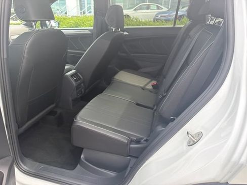 Certified 2023 Volkswagen Tiguan SE R-Line AWD/4WD image 29