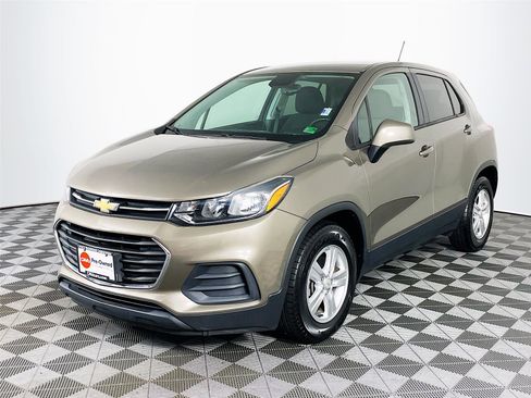 Used 2020 Chevrolet Trax LS w/ Tint and Cruise Package image 3