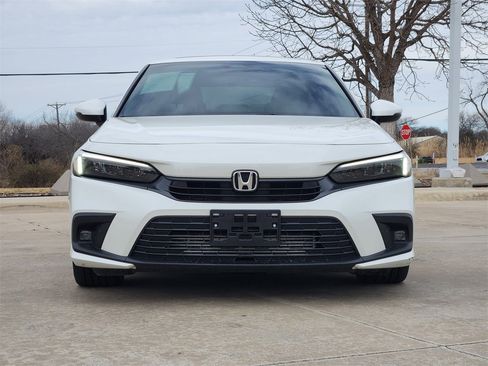 Used 2024 Honda Civic Touring image 2