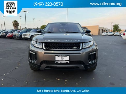 Used 2017 Land Rover Range Rover Evoque SE image 2