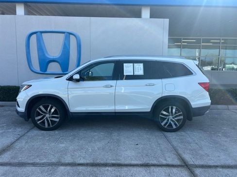 Used 2017 Honda Pilot Touring image 5