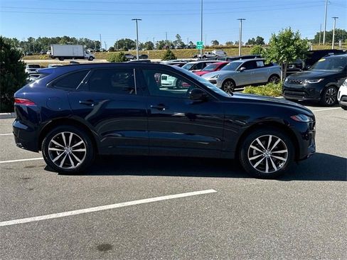 New 2025 Jaguar F-PACE R-Dynamic S image 7