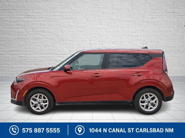 Used 2023 Kia Soul LX w/ Option Group 015 FWD image 2