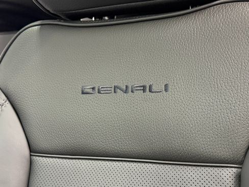 Used 2026 GMC Yukon XL Denali w/ Advanced Technology Package AWD/4WD image 15