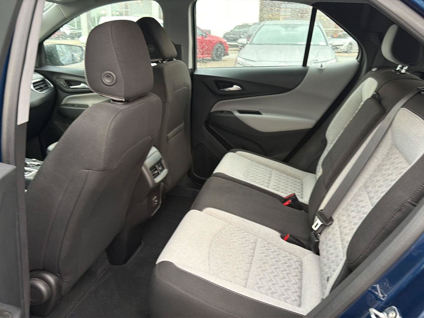 Used 2022 Chevrolet Equinox LS AWD/4WD image 11