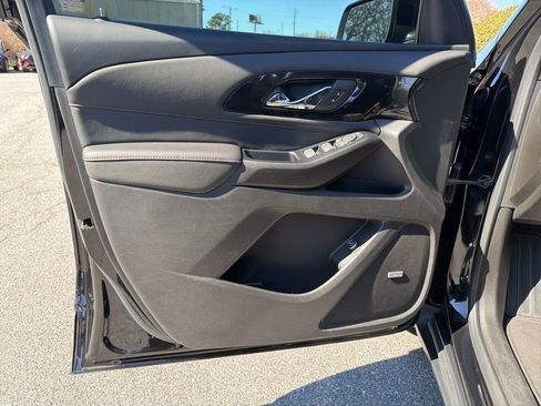 Used 2023 Chevrolet Traverse RS image 26
