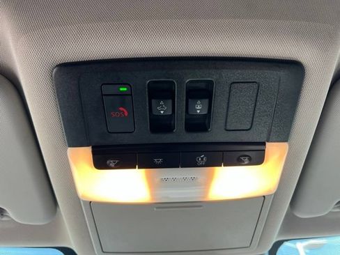 Used 2025 Nissan Rogue SV w/ SV Premium Package FWD image 23