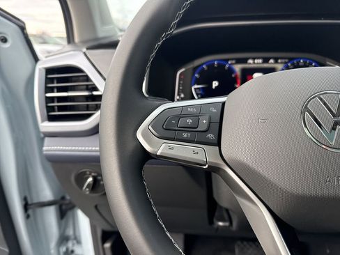 New 2026 Volkswagen Taos SEL image 19