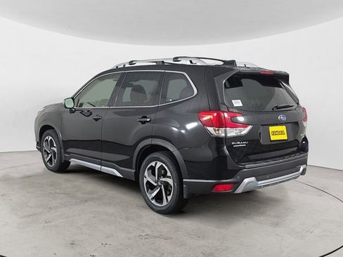 Used 2022 Subaru Forester Touring AWD/4WD image 3