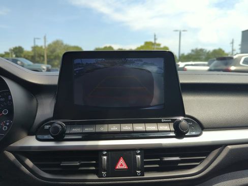 Used 2021 Kia Forte LXS FWD image 25